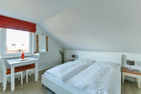 Haus Brönshoog, Appartement 11 in strandnaher Lage Condominio in Wenningstedt-Braderup