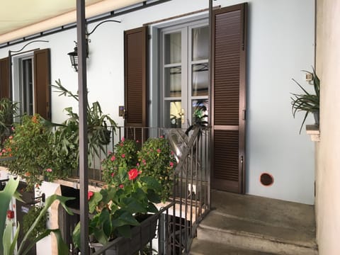 Balcony/Terrace, Area and facilities