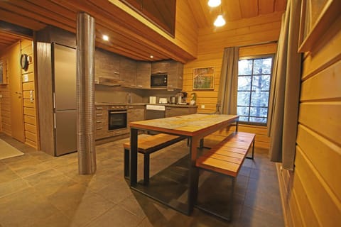 Dining area, kitchen