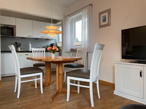 Aalhues-Ferienwohnung-ueber-2-Etagen-fuer-4-Erwachsene-und-1-Kind Apartment in Westerland