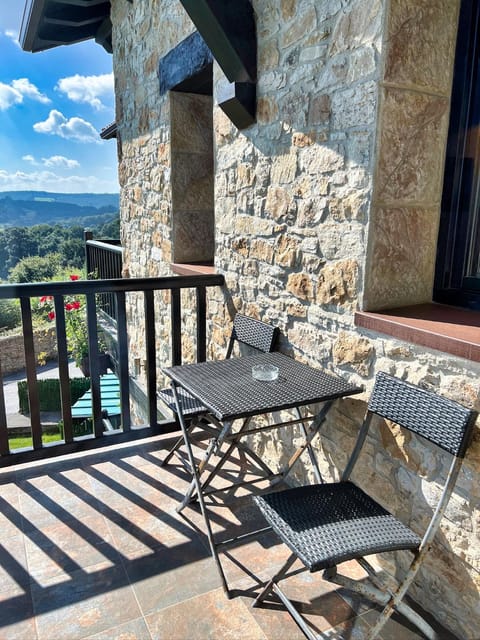 Day, Natural landscape, View (from property/room), Balcony/Terrace, Dining area, Mountain view