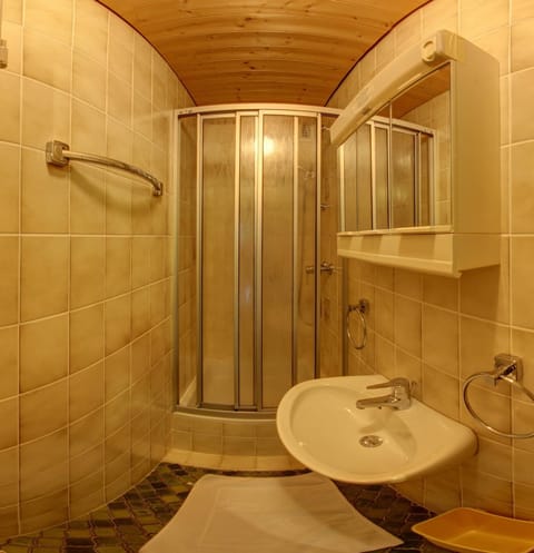 Bathroom, Photo of the whole room