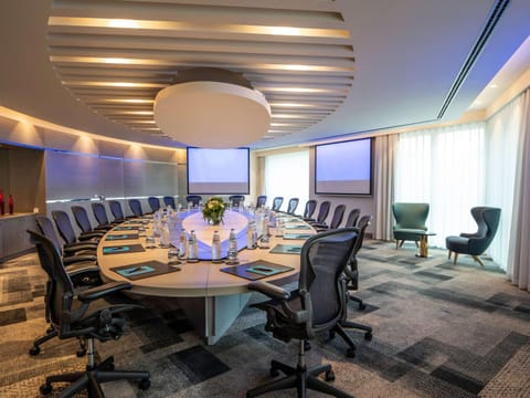 Meeting/conference room