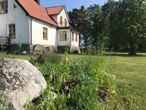 Property building, Garden, Decorative detail