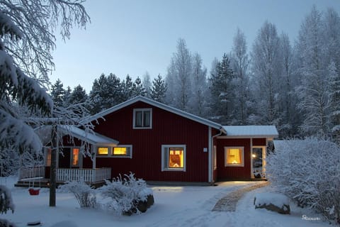 Property building, Garden, Balcony/Terrace