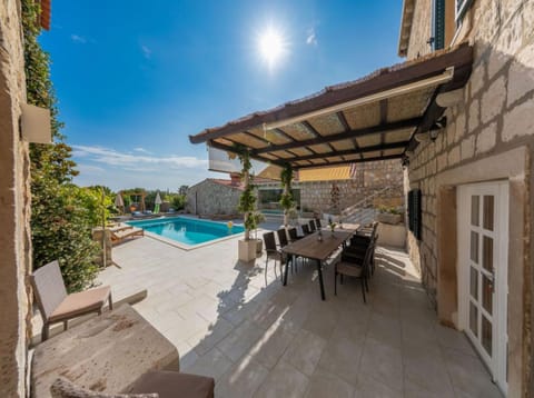 Patio, Pool view, Swimming pool