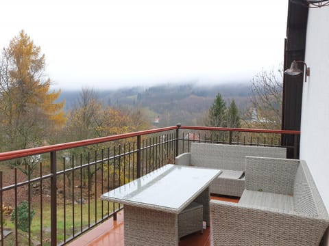 Balcony/Terrace, Mountain view