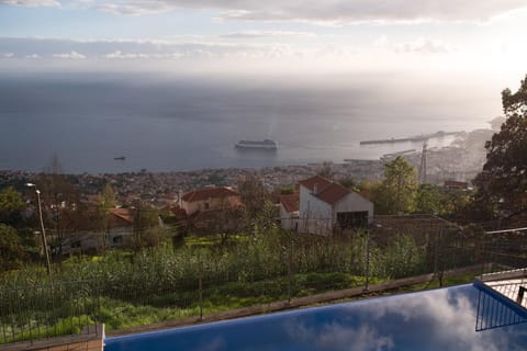 Property building, City view, Garden view, Landmark view, Pool view, Sea view, Street view, Swimming pool