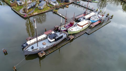 Asile Flottant Angelegtes Boot in Amsterdam