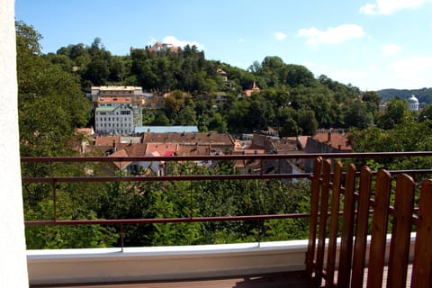 Day, Summer, Balcony/Terrace, On site, City view, City view, Landmark view, Landmark view, Mountain view, Mountain view, Street view