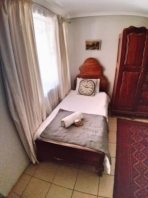 Die Woestynroos Gastehuis Bed and Breakfast in Pretoria