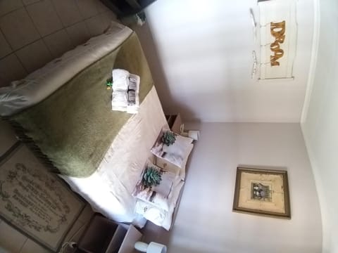 Die Woestynroos Gastehuis Bed and Breakfast in Pretoria