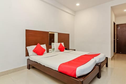 Collection O Hotel Happy Stay Near Hyderabad Central Hotel in Secunderabad
