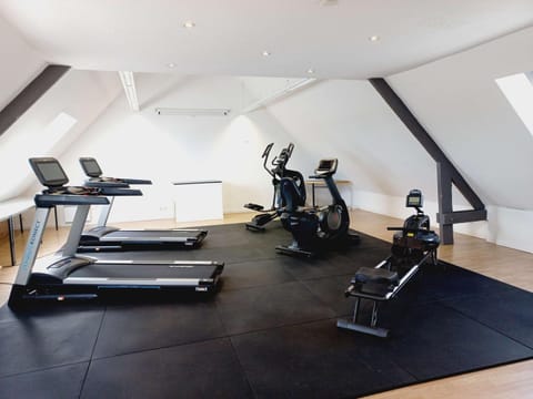 Property building, Activities, Fitness centre/facilities, Sports, Entertainment