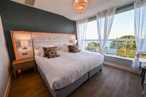 Bed, Natural landscape, Photo of the whole room, Bedroom, Sea view, Sea view