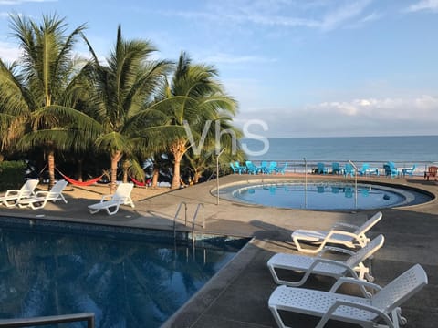 Resort Playa Azul Departamentos frente al mar Condo in Tonsupa