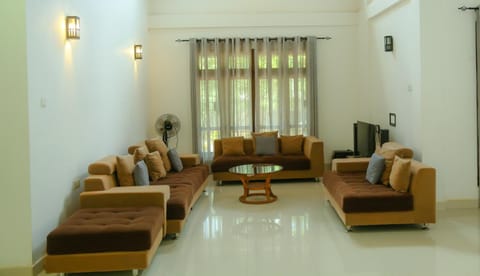 Communal lounge/ TV room, TV and multimedia, Living room