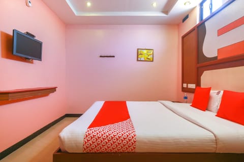 Super OYO Gnana S.R.M Residency Hotel in Puducherry