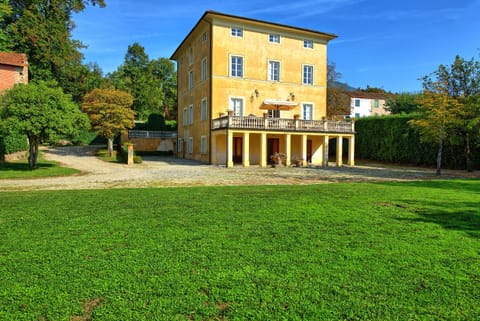 Facade/entrance, Garden