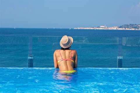 Sea view, Swimming pool