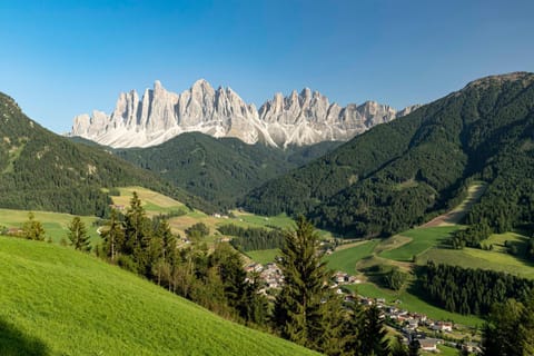 Nearby landmark, Natural landscape, Hiking