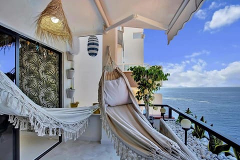 Patio, Day, Natural landscape, View (from property/room), Balcony/Terrace, Beach, Sea view, sunbed