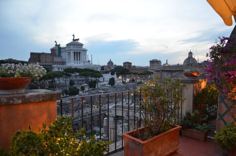 Residenza Maritti Classic Rooms Bed and Breakfast in Rome