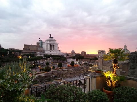 Residenza Maritti Classic Rooms Bed and Breakfast in Rome