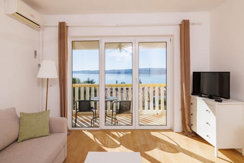 Living room, Sea view