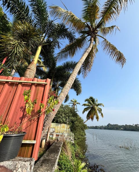 River View Moradia in Vypin