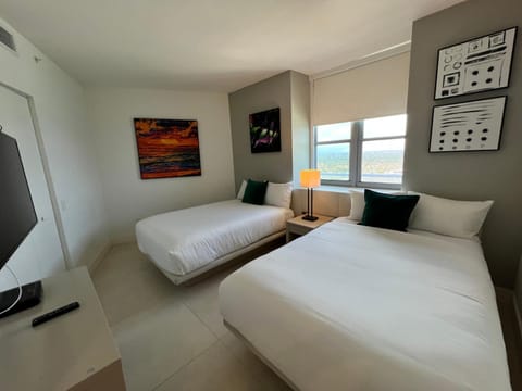 Luxury Beach Resort Apartment hotel in Hollywood Beach