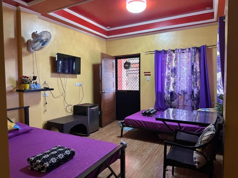 Vhauschild Transient Rooms -B Casa in Ilocos Region