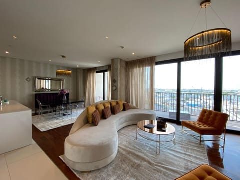 Dream Inn Apartments - City Walk Prime Condo in Dubai