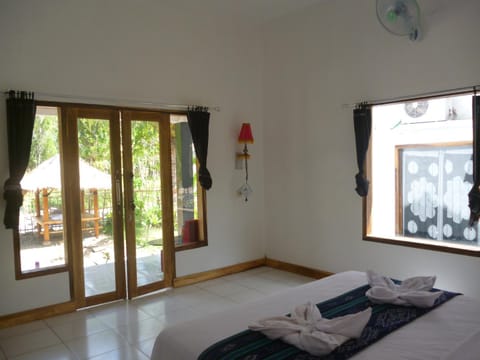 Dewi Garden Guesthouse Bed and Breakfast in Pujut