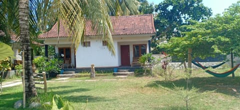 Dewi Garden Guesthouse Alojamiento y desayuno in Pujut