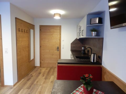Coffee/tea facilities, Kitchen or kitchenette