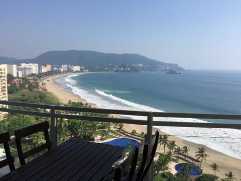 Balcony/Terrace, Mountain view, Pool view, Sea view