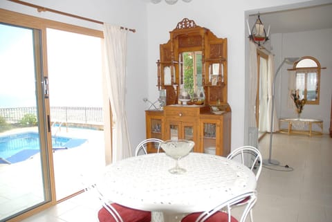 3 bedrooms villa with sea view private pool and enclosed garden at Peyia 3 km away from the beach Villa in Peyia