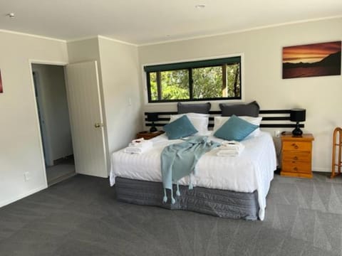 Treetops Cottage at the Castle Chalet in Whitianga