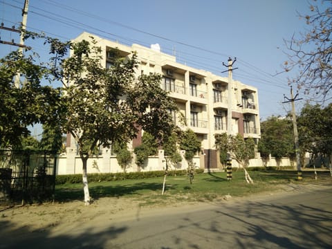 Property building, Day, Winter, Street view