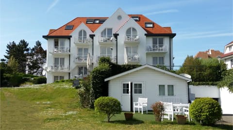 Property building, Facade/entrance, Neighbourhood