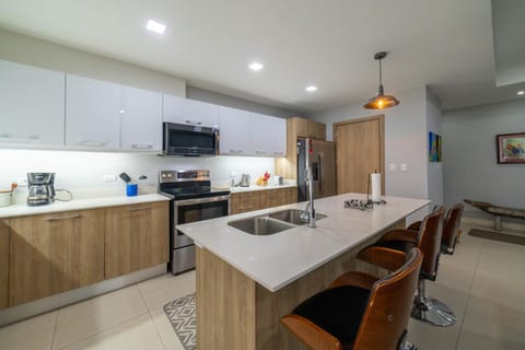 Kitchen or kitchenette, Dining area, dishwasher, oven