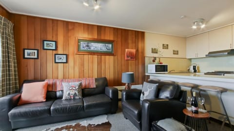 1750 Hotham 4 Apartment in Hotham Heights