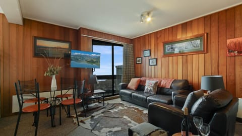 1750 Hotham 4 Apartment in Hotham Heights