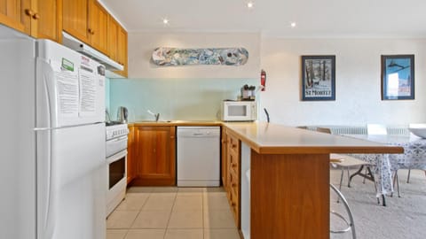 Dining area, kitchen