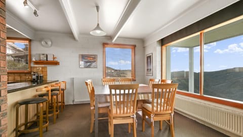 Dining area, Mountain view