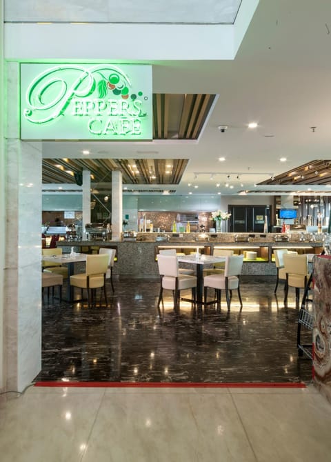 Restaurant/places to eat, Buffet breakfast