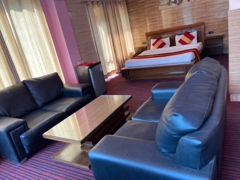 Chanakya Resort Hotel in Uttarakhand