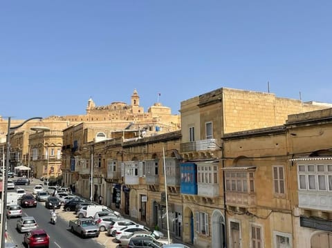 Nearby landmark, Day, View (from property/room), City view, Landmark view, Street view