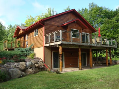 The Bear Cabin House in Wisconsin